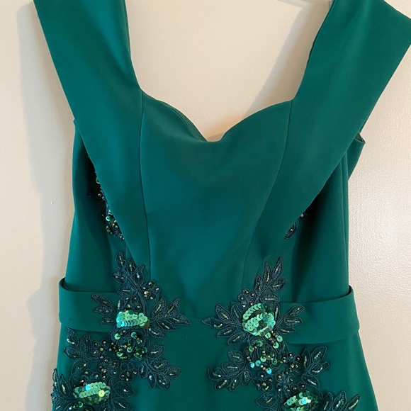 Evening dress - Picture 2 of 3